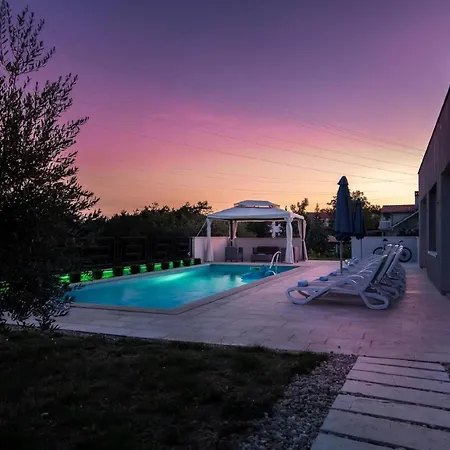 Haus Sanchi, Bestehend Aus 2 Separaten Holiday home Labin (Istria)