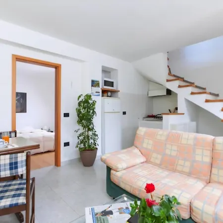 Haus Sanchi, Bestehend Aus 2 Separaten * Labin (Istria)